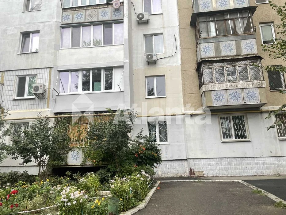 У продажу 1-но кімнатна квартира на Черемушках по вулиці Вар