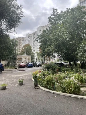 У продажу 1-но кімнатна квартира на Черемушках по вулиці Вар
