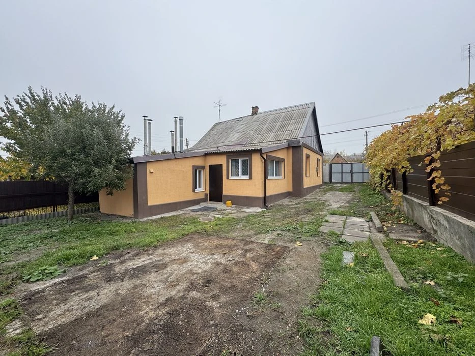 I will sell a house with a garage, it is possible to exchange for a car
