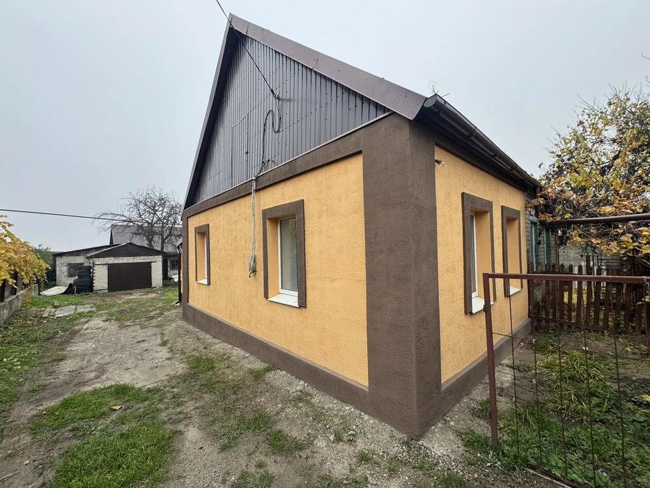 I will sell a house with a garage, it is possible to exchange for a car