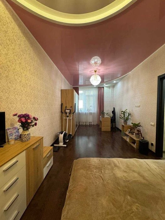 Продаж 2-кімнатної квартири в ЖК «5 Перлина», Таїрова, вул.
