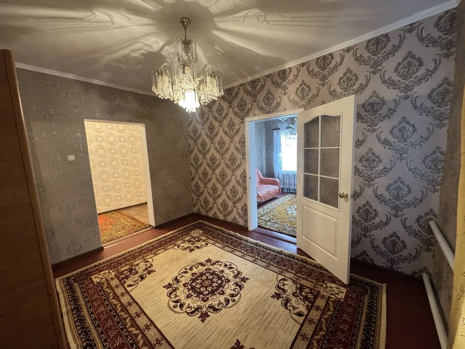I will sell a house with a garage, it is possible to exchange for a car