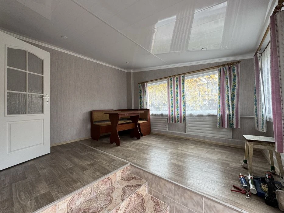 I will sell a house with a garage, it is possible to exchange for a car