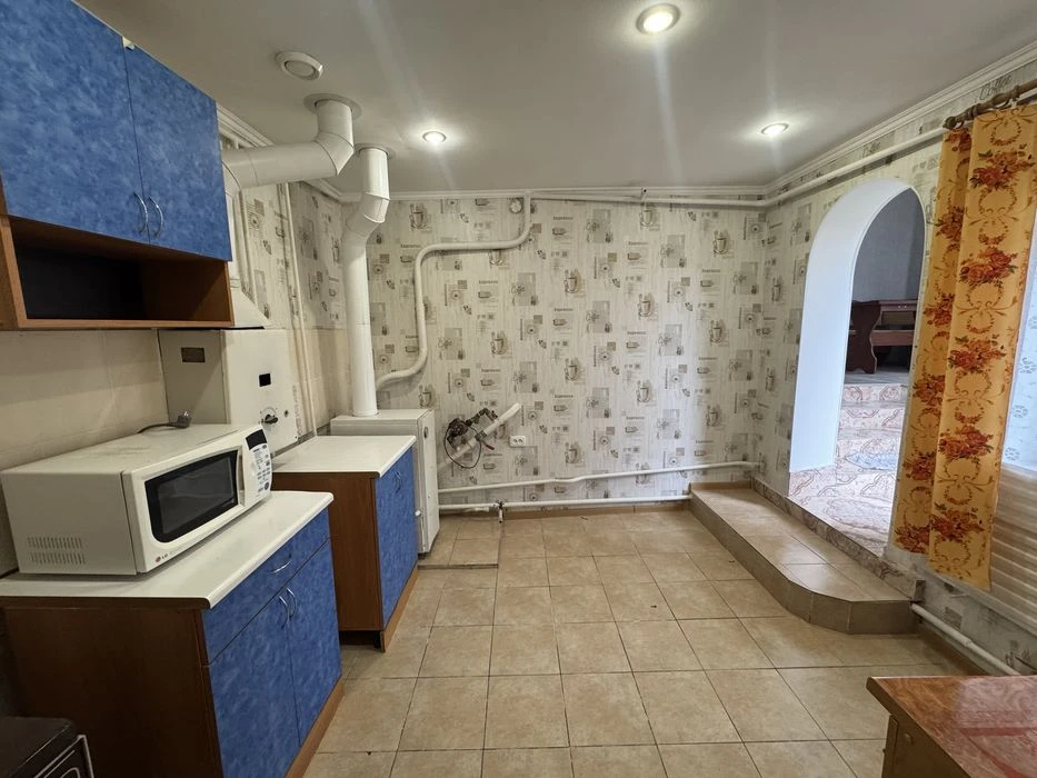 I will sell a house with a garage, it is possible to exchange for a car