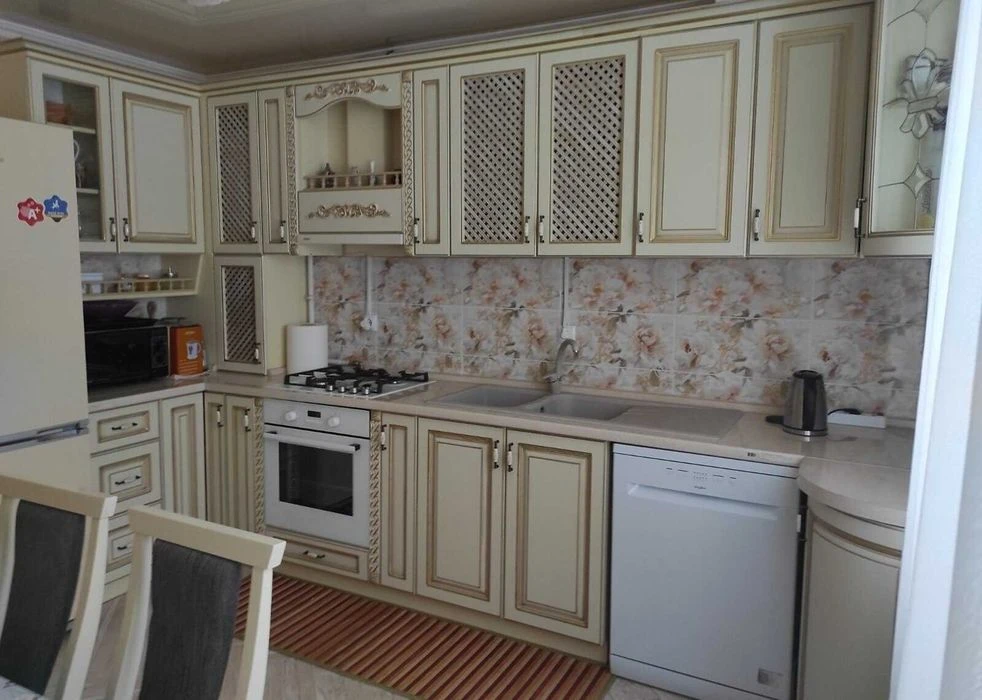 Продається 2к квартира в мікрорайоні Академічний