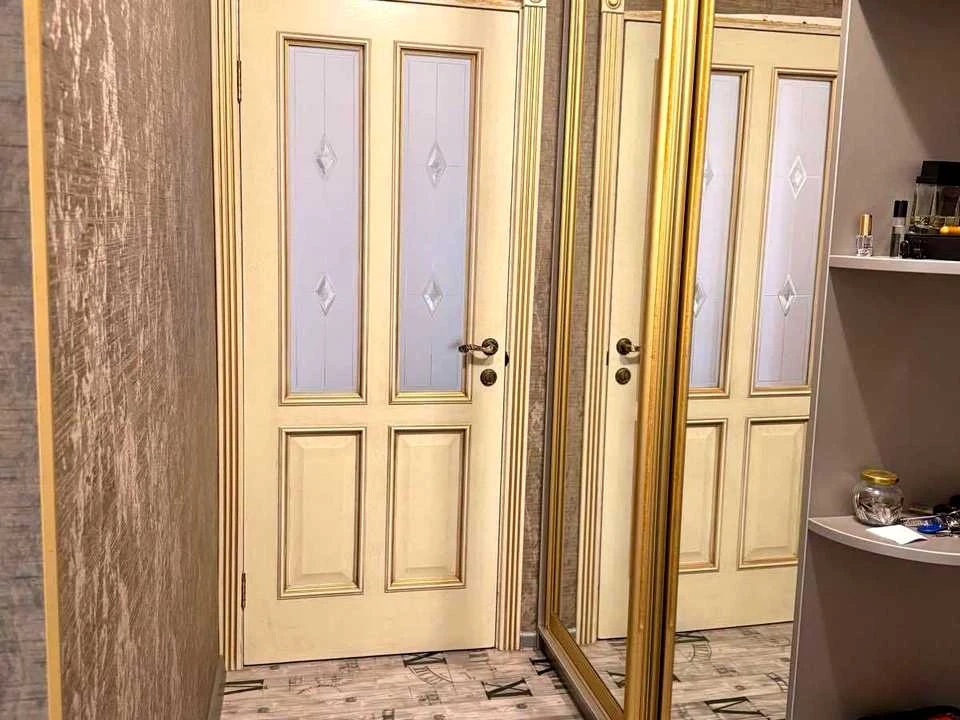 Квартира. Київ, Драгоманова вул.