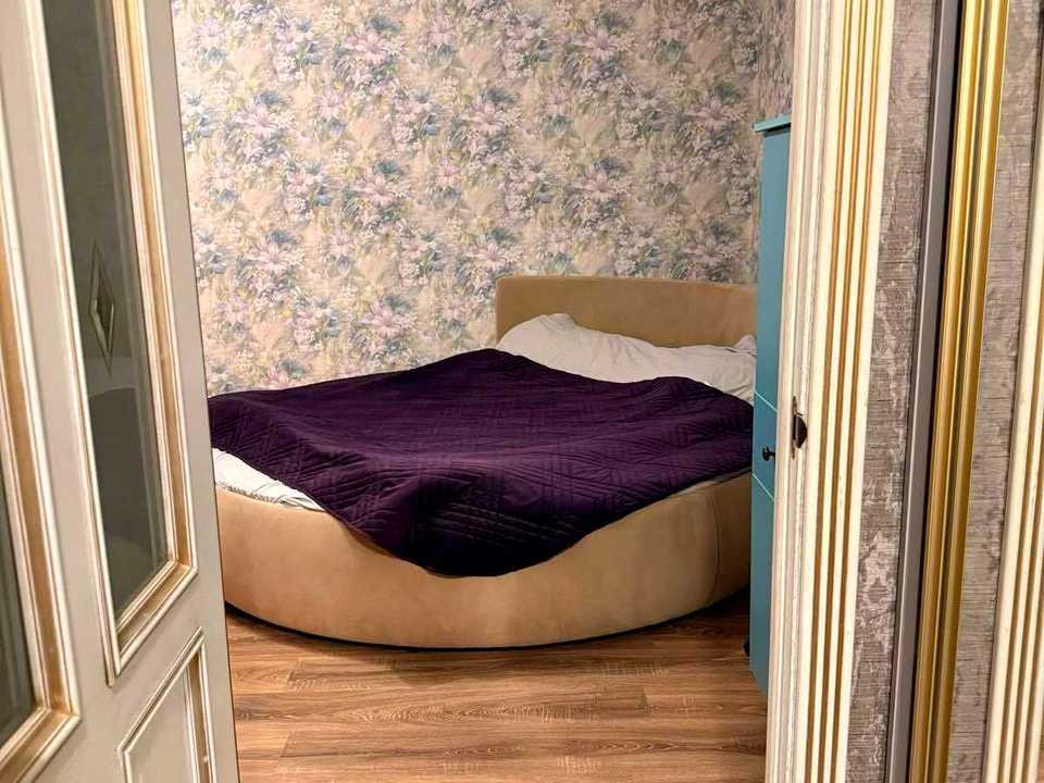 Квартира. Київ, Драгоманова вул.