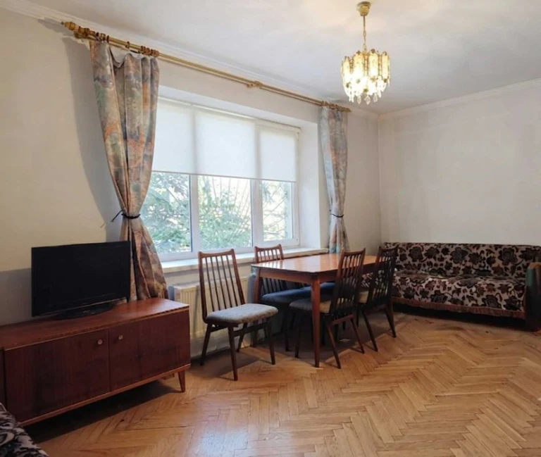Продаж квартири по вулиці Патона
