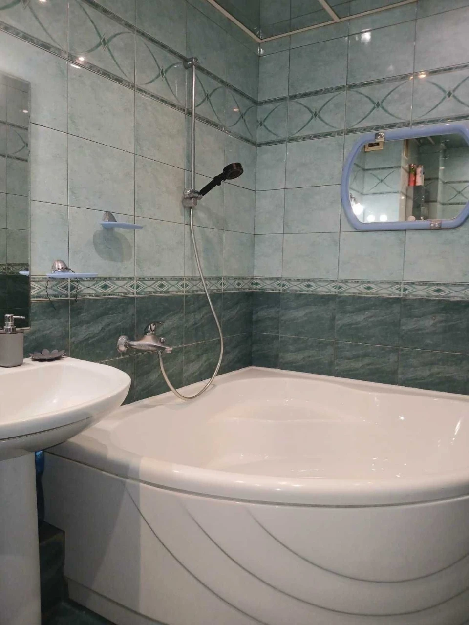 Продається 3-кімн. кв., Деснянський р-н, Троєщина вул. Олекс