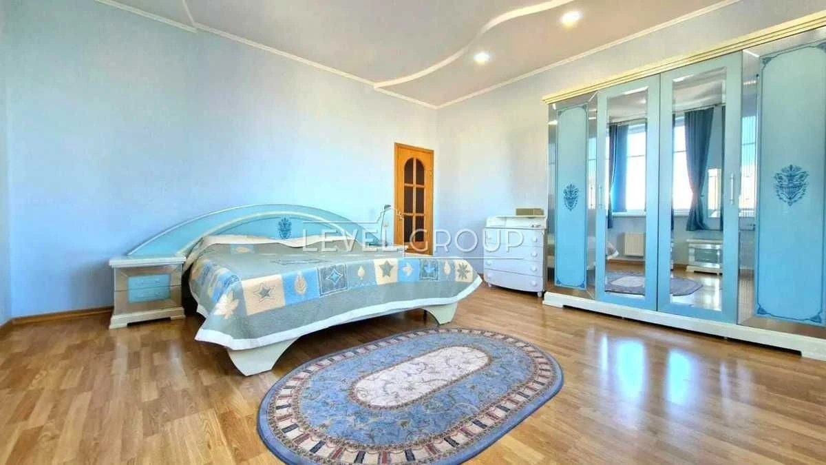 4 кімнатна квартира 154 м. кв. вул Богдана Хмельницького 41