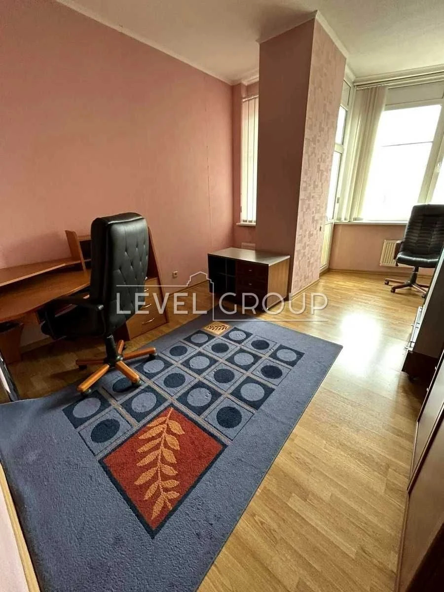 4 кімнатна квартира 154 м. кв. вул Богдана Хмельницького 41