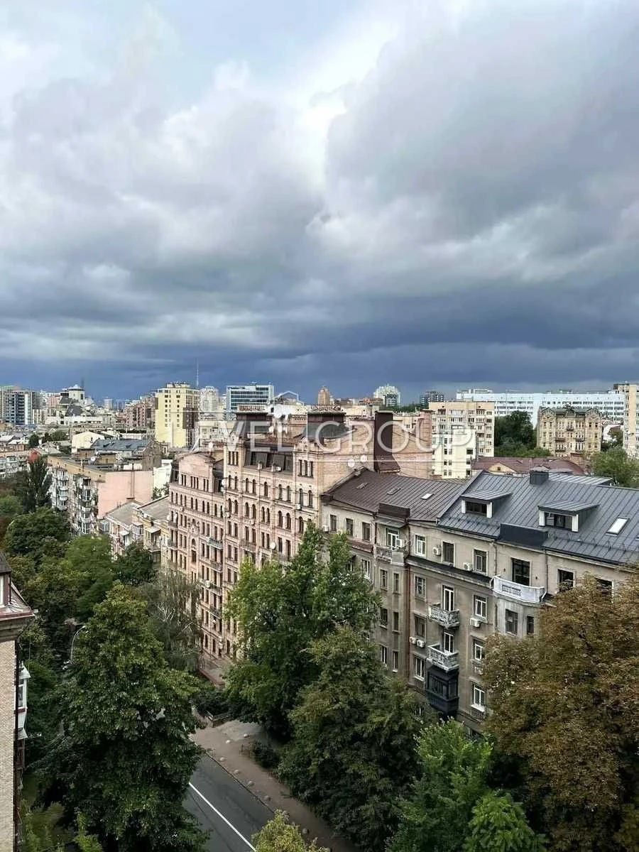 4 кімнатна квартира 154 м. кв. вул Богдана Хмельницького 41