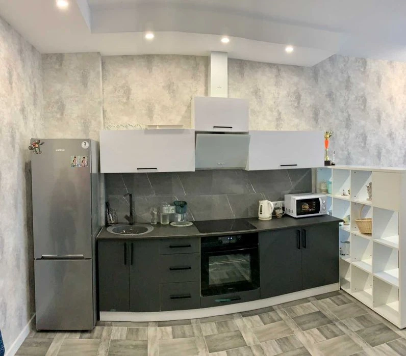 I will sell a cozy bright 2-room studio apartment in the residential complex Baku Center Remon