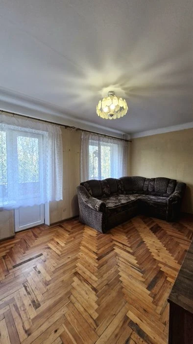 Продам 2-кімнатну квартиру на Осипенківському. Правий берег