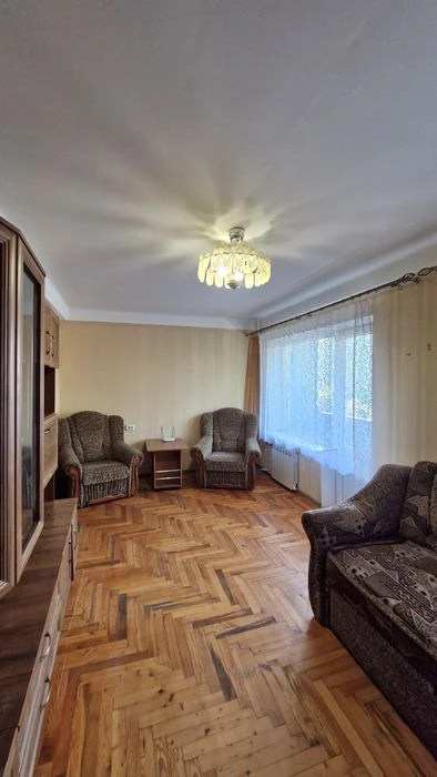 Продам 2-кімнатну квартиру на Осипенківському. Правий берег