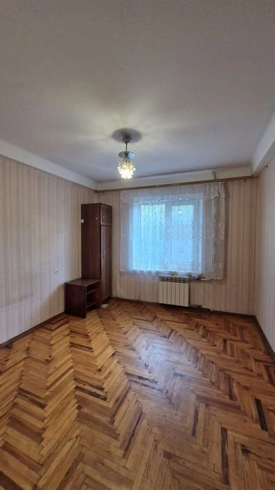 Продам 2-кімнатну квартиру на Осипенківському. Правий берег