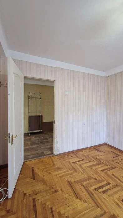 Продам 2-кімнатну квартиру на Осипенківському. Правий берег