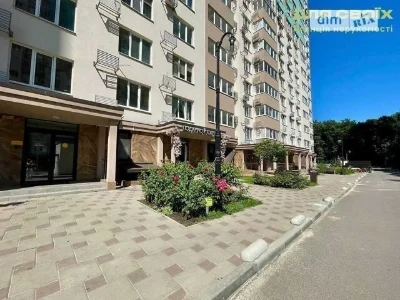 Sale of 3-room apartment 84.9 sq. m on Akademika Zabolotnogo St.