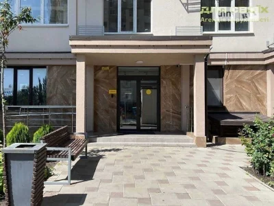 Sale of 3-room apartment 84.9 sq. m on Akademika Zabolotnogo St.