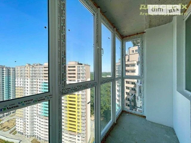 Sale of 3-room apartment 84.9 sq. m on Akademika Zabolotnogo St.