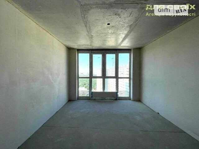 Sale of 3-room apartment 84.9 sq. m on Akademika Zabolotnogo St.