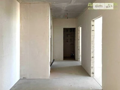 Sale of 3-room apartment 84.9 sq. m on Akademika Zabolotnogo St.
