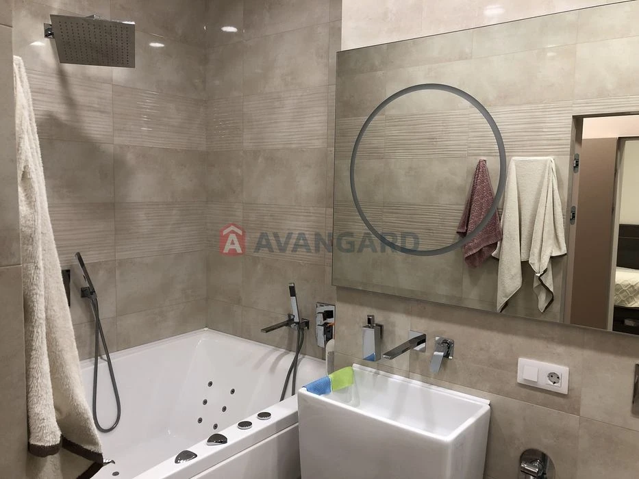 I will sell a luxurious apartment in the premium residential complex 'Comfort City' $160,000
