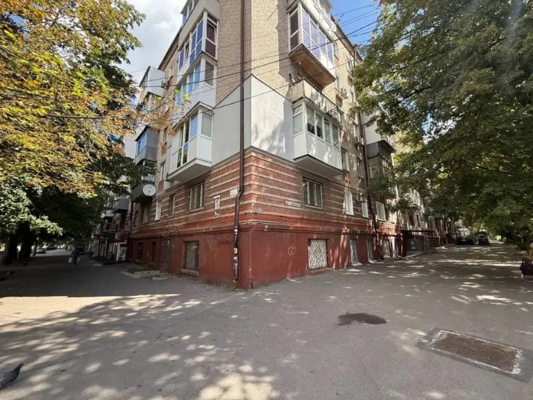 Продам 1к квартиру Александра Поля пр. 127