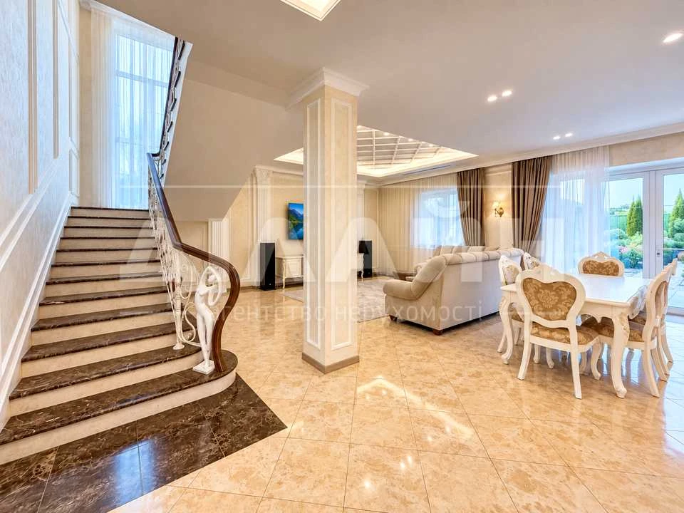 Будинок. Запоріжжя, Дніпровські Пороги вул.