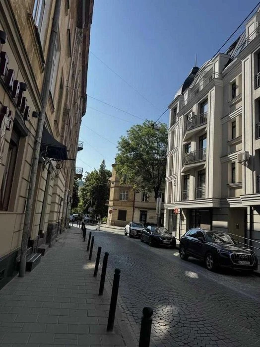 Продається 2 кімнатна квартира в самому серці Львова, вулиця