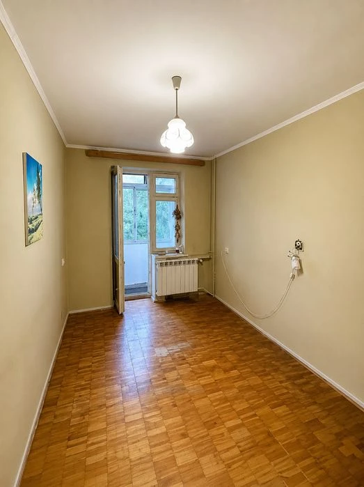 Продаж 3-х кімнатної квартири  вул. Околична 93000дол. США т