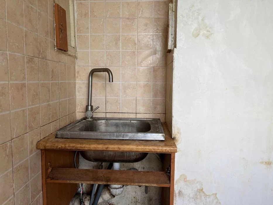 2-room apartment for sale near Pecherska metro station Lesi Ukrainky 28
