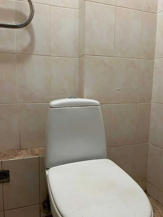 2-room apartment for sale near Pecherska metro station Lesi Ukrainky 28