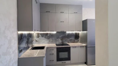 Продам видову 1-кімнатну квартиру з новим ремонтом та меблям