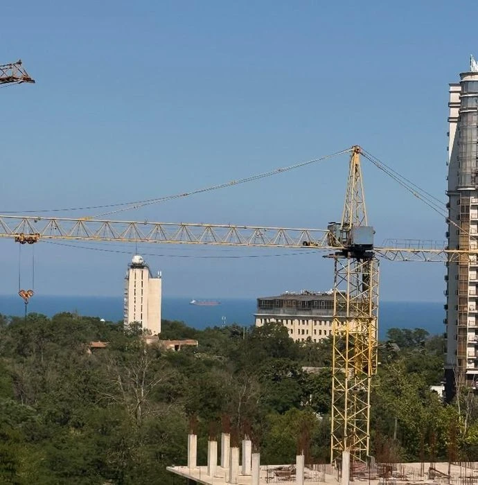 Продам видову 1-кімнатну квартиру з новим ремонтом та меблям