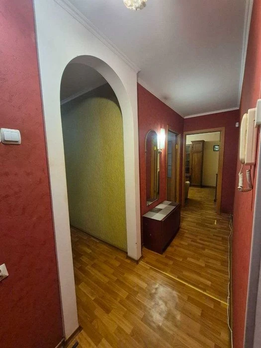В продажу 2к. квартира на вул. Краснова