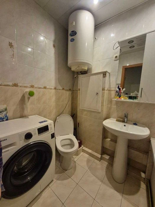 В продажу 2к. квартира на вул. Краснова
