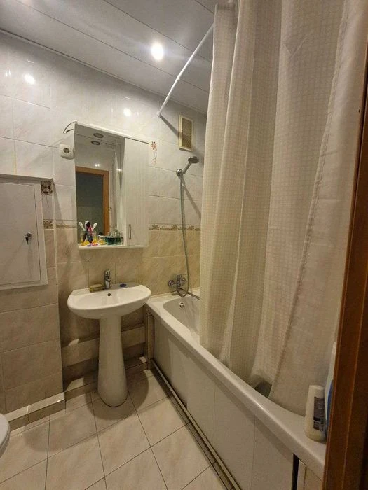 В продажу 2к. квартира на вул. Краснова