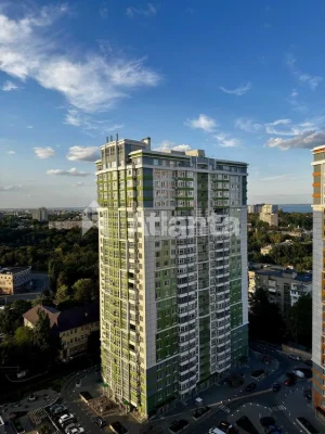 Продам 2-комнатную квартиру 72м2 ЖК 4 Сезона Гагарина проспе