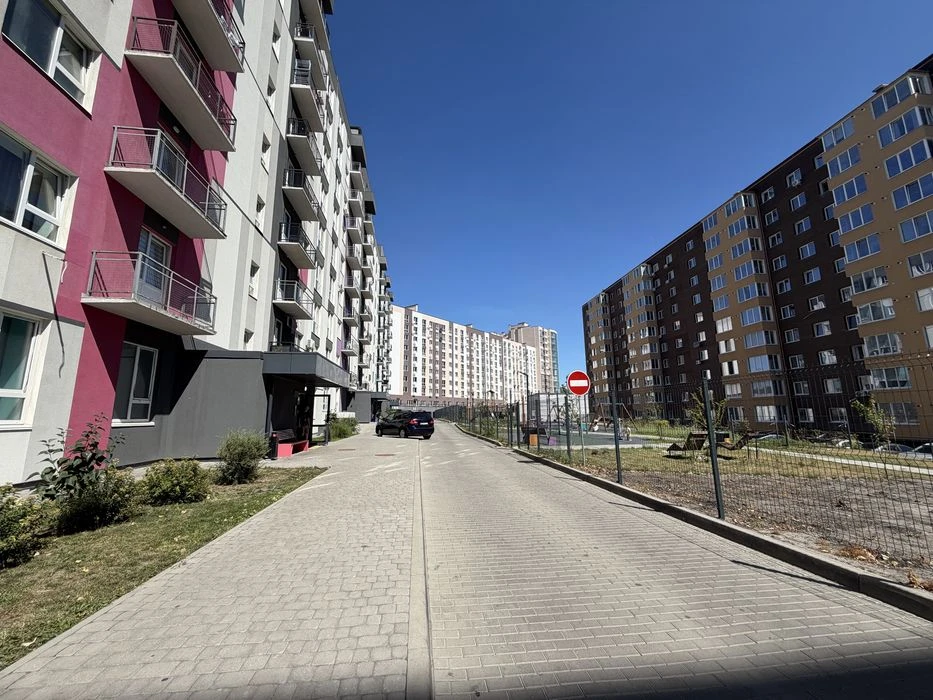 Продам укомплектовану 1-кімнатну квартиру в Новобудові!