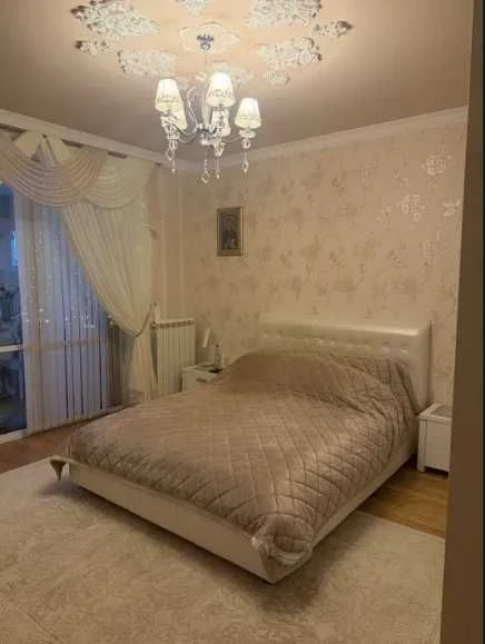 Продам двухкомнатную квартиру в кирпичном доме на Бочарова!