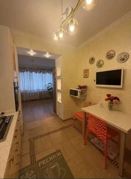 Продам двухкомнатную квартиру в кирпичном доме на Бочарова!
