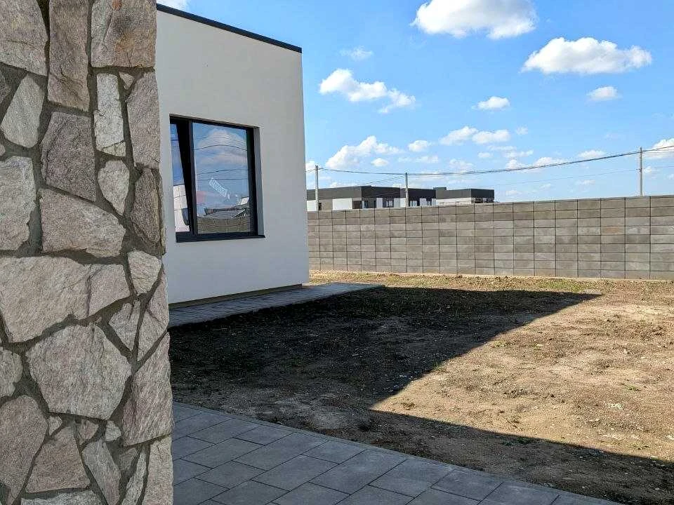 Будинок. Рівне, вул Сергія Голубєва