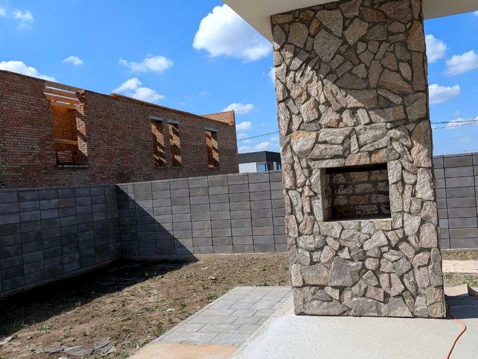 Будинок. Рівне, вул Сергія Голубєва