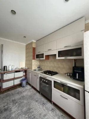 Продам 3к квартиру пр Поля, пр р-н офиса АТБ