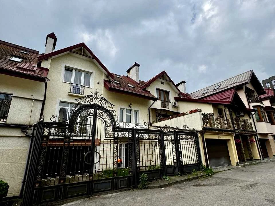 Будинок. Львів, Варшавська вул.