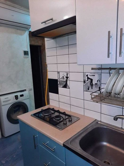 Продам современную 1 комнатную квартиру  с котлом, Атамана Г
