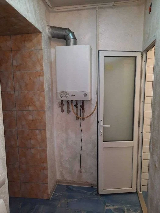 Продам современную 1 комнатную квартиру  с котлом, Атамана Г
