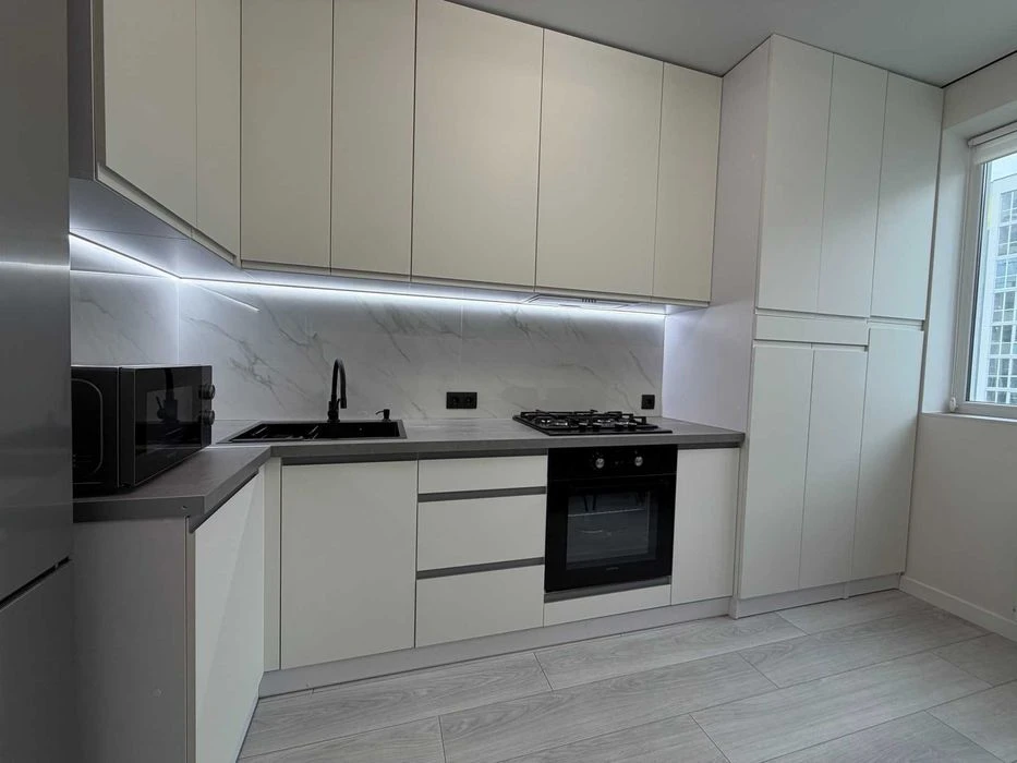 Продаж  двокімнатної квартири ЖК Пелюстковий, Держпрограми -
