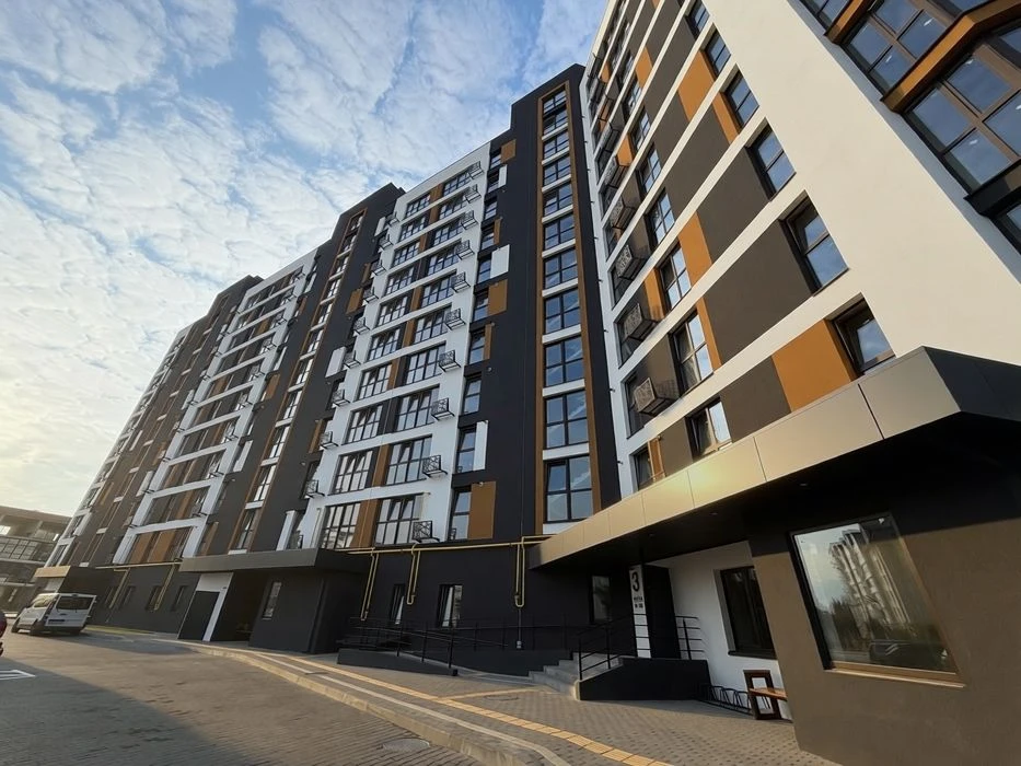 Продаж видової дворівневої квартири по пр.Відродження